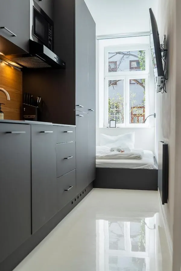 Apartment Josef'S Home I Studio Mini I Near Uno & Vic Vienna Austria